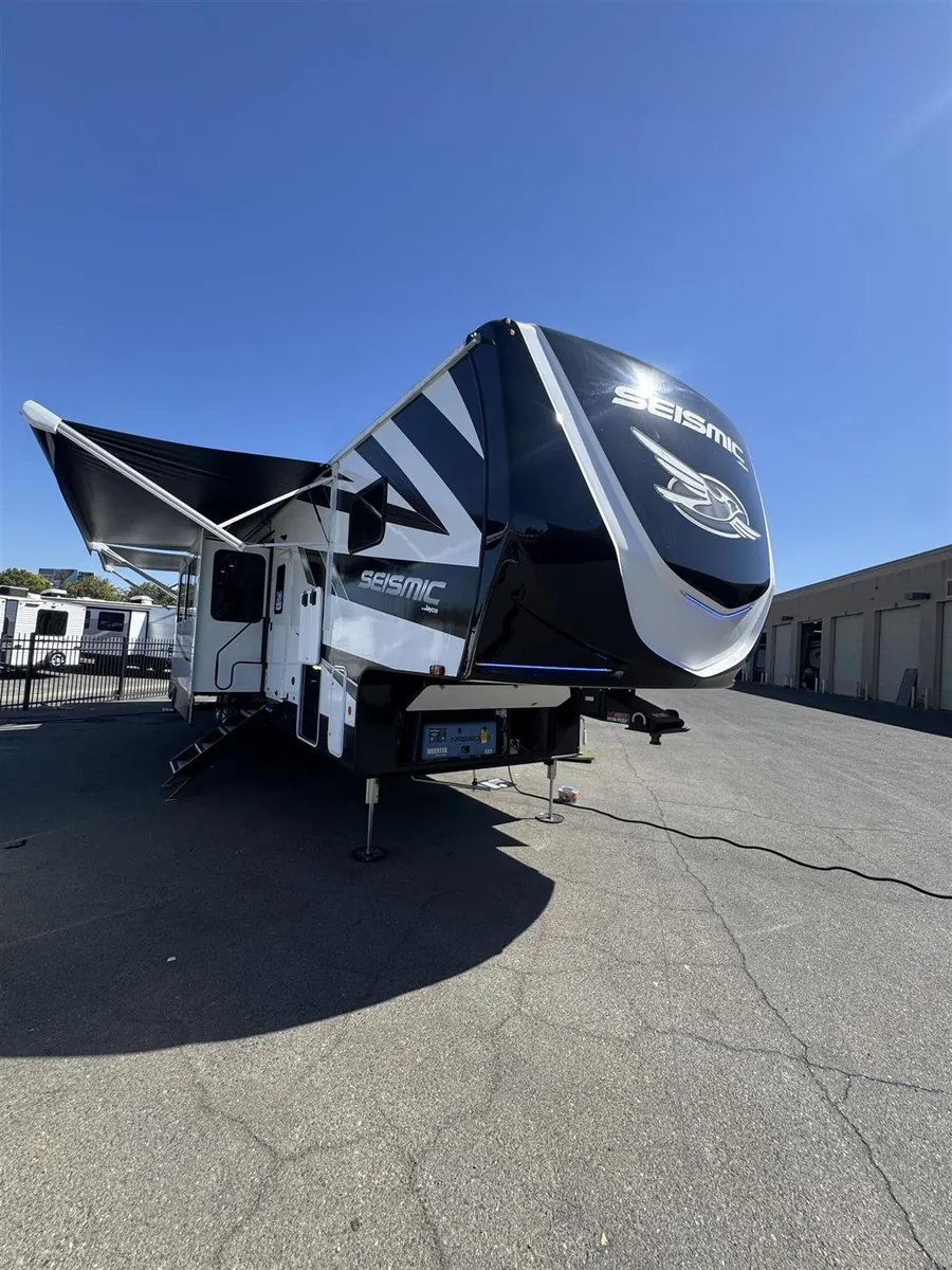 2025 Jayco Seismic 395 RV inspected by Honest Man's Mobile RV Inspections